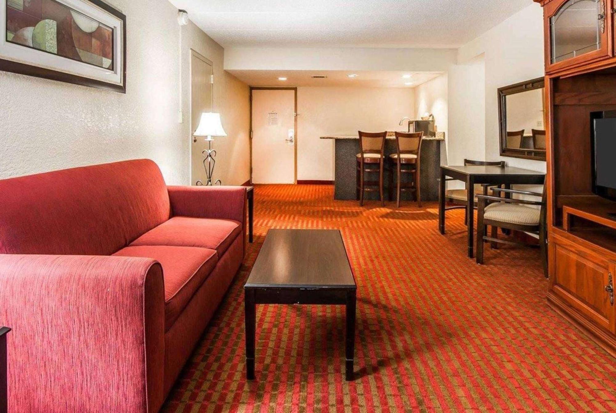 Wingate By Wyndham Marietta Conference Center Ohio Hotel Bagian luar foto