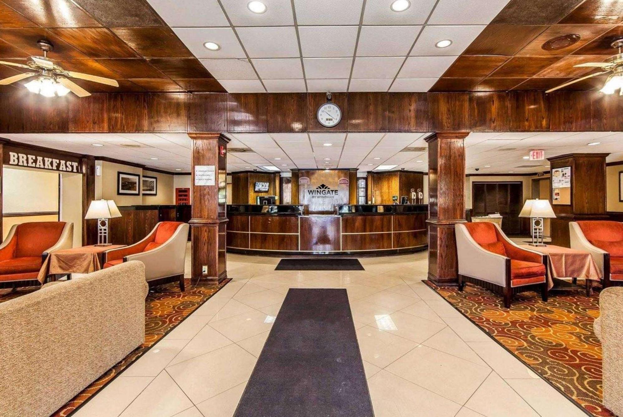 Wingate By Wyndham Marietta Conference Center Ohio Hotel Bagian luar foto